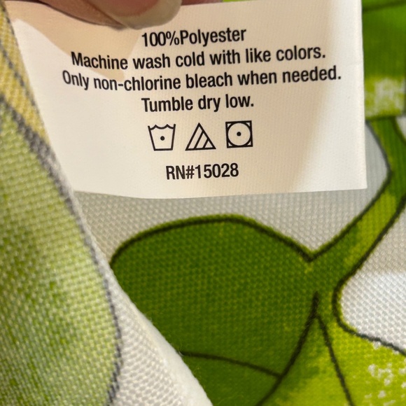 Yellow Floral Vera Neumann Rectangle Tablecloth 83x60” - Picture 4 of 5